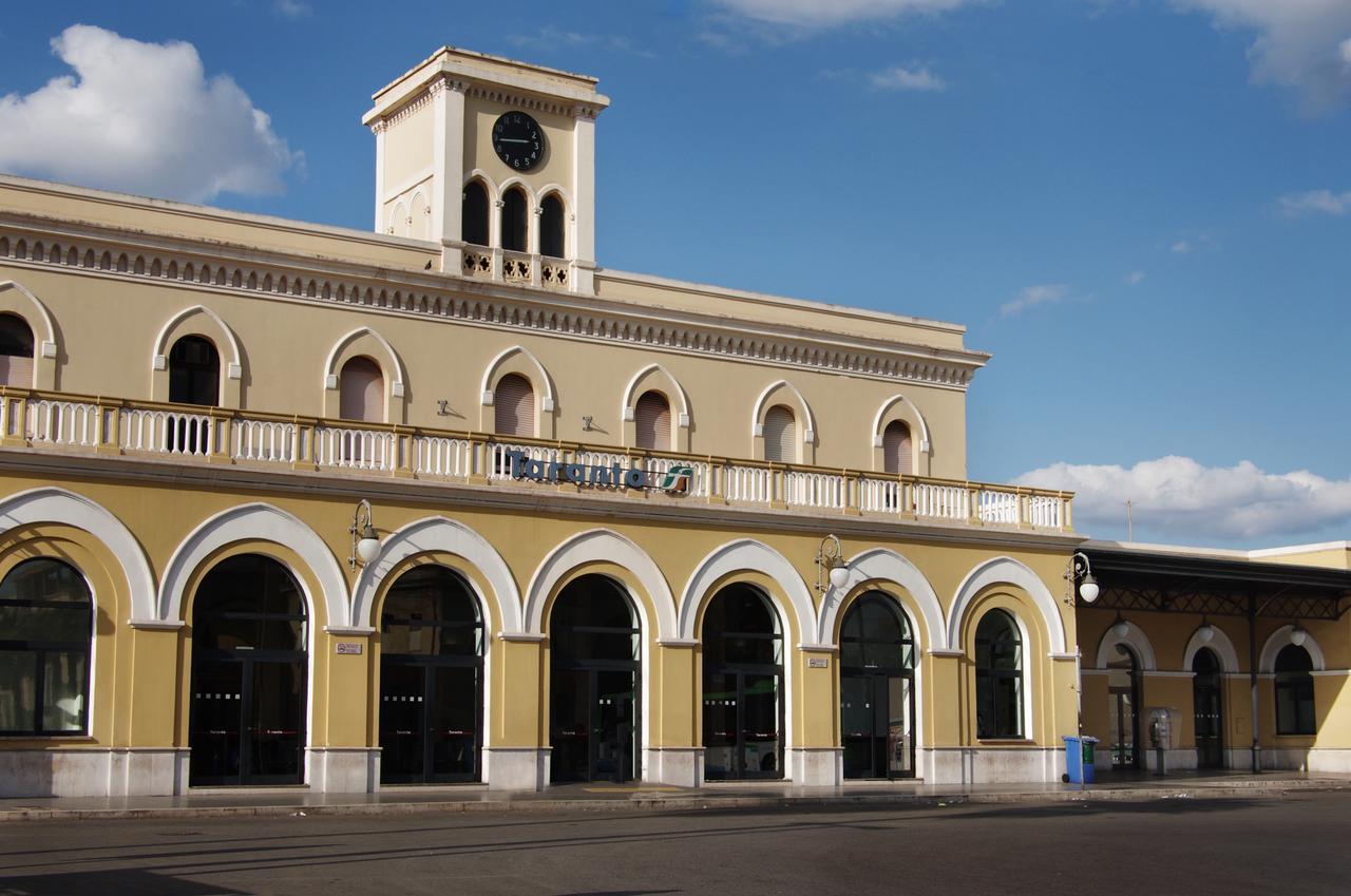 B&B Stazione37 ตารันโต ภายนอก รูปภาพ